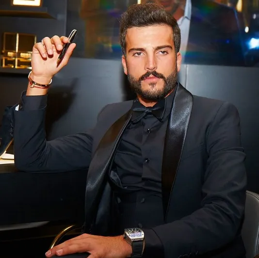 صور| بين الكلاسيكية الشبابية والعصرية.. إطلالات مميزة لمهند الحمدي 