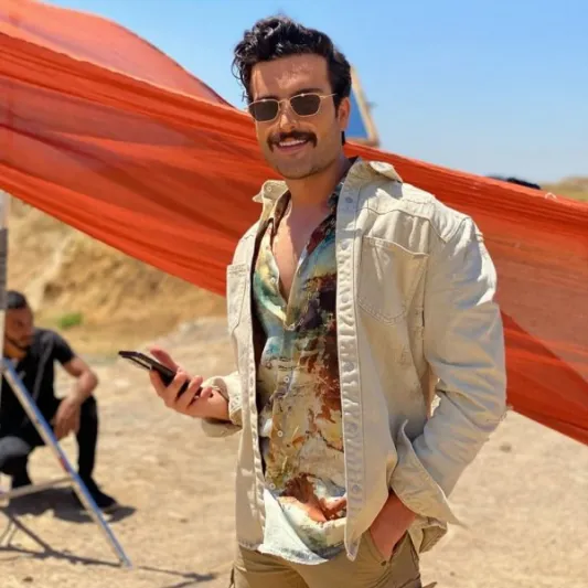 صور| بين الكلاسيكية الشبابية والعصرية.. إطلالات مميزة لمهند الحمدي 