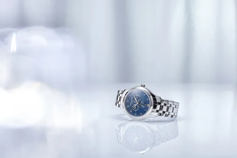 «Patek Philippe» تطلق ساعة جديدة بمؤشر مبتكر للوقت والتاريخ