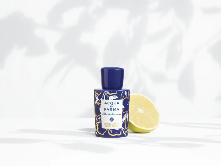 ACQUA DI PARMA  تطلق عطرها الجديد بتقنية «الإسفنج» القديمة