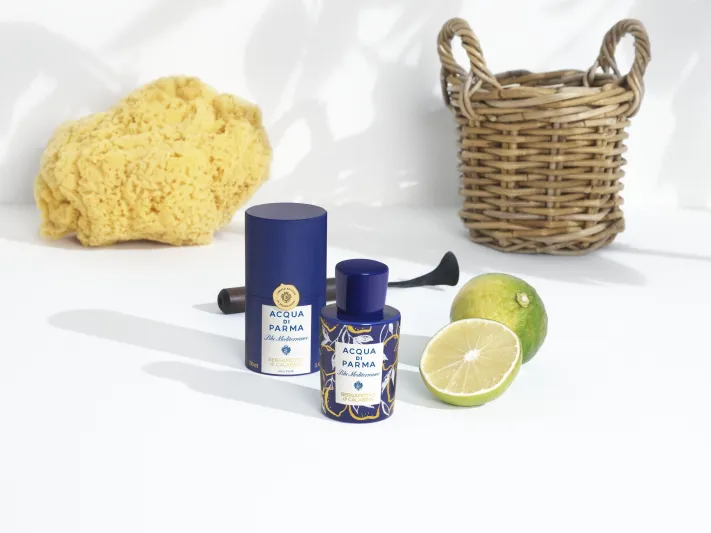 ACQUA DI PARMA  تطلق عطرها الجديد بتقنية «الإسفنج» القديمة