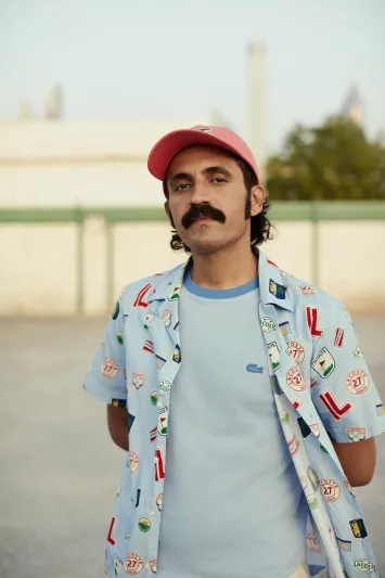 LACOSTE تحتفي بشهر رمضان بتشكيلة صيفية وحملة خيرية