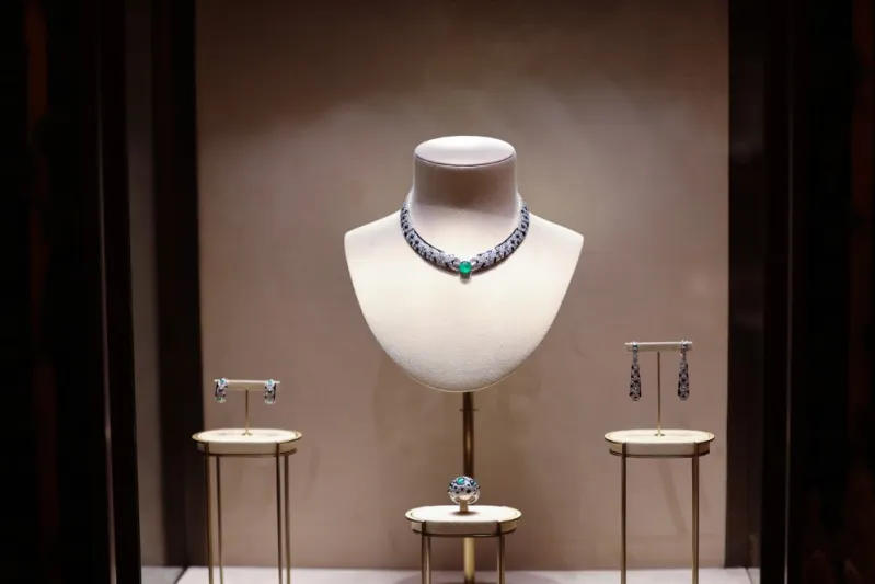 كارتييه تقيم معرضاً مميزاً لمجوهراتها الفاخرة في متجرها بالفيصلية