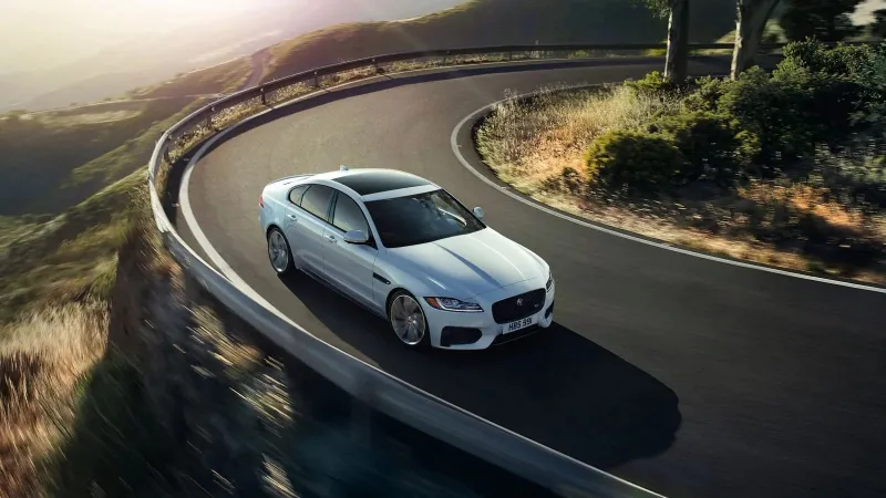 أفضل السيارات الفاخرة متوسطة الحجم لعام 2021