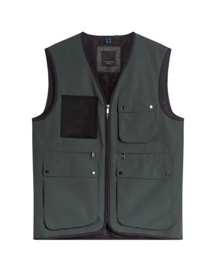 عكست روحاً شبابية وأنيقة.. إليكم مجموعة Ted Baker لربيع وصيف 2021