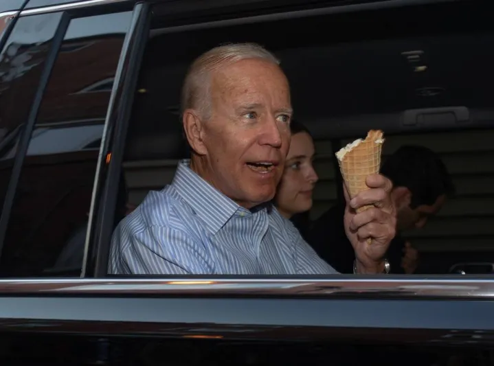 شغف بايدن بـ«الآيس كريم» فاق كل الحدود !