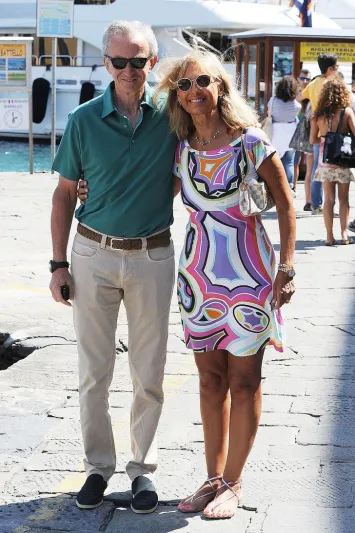 جمال ساحر وثراء فاحش.. شاهد زوجات أغنى المليارديرات في العالم 