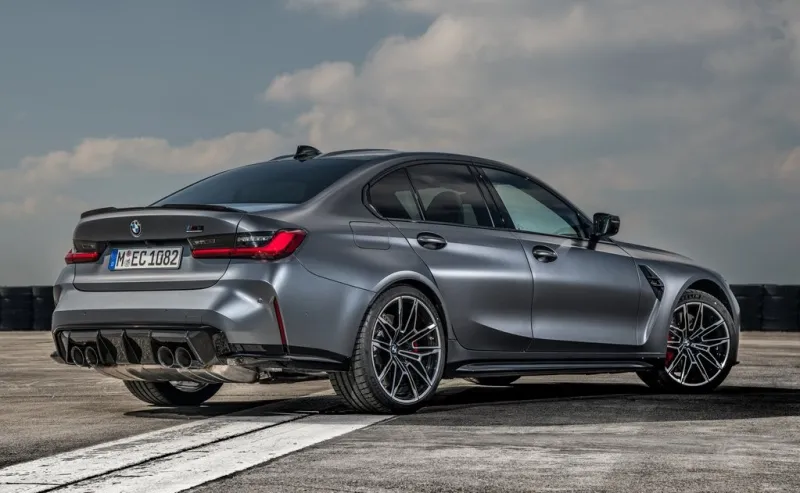 بي إم دبليو تطلق نسخة 2022 من السيدان الفاخرة M xDrive Competition