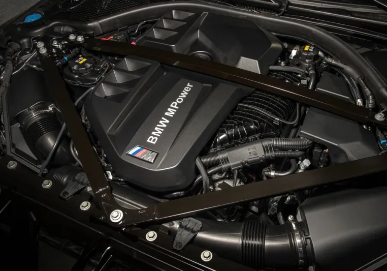 بي إم دبليو تطلق نسخة 2022 من السيدان الفاخرة M xDrive Competition