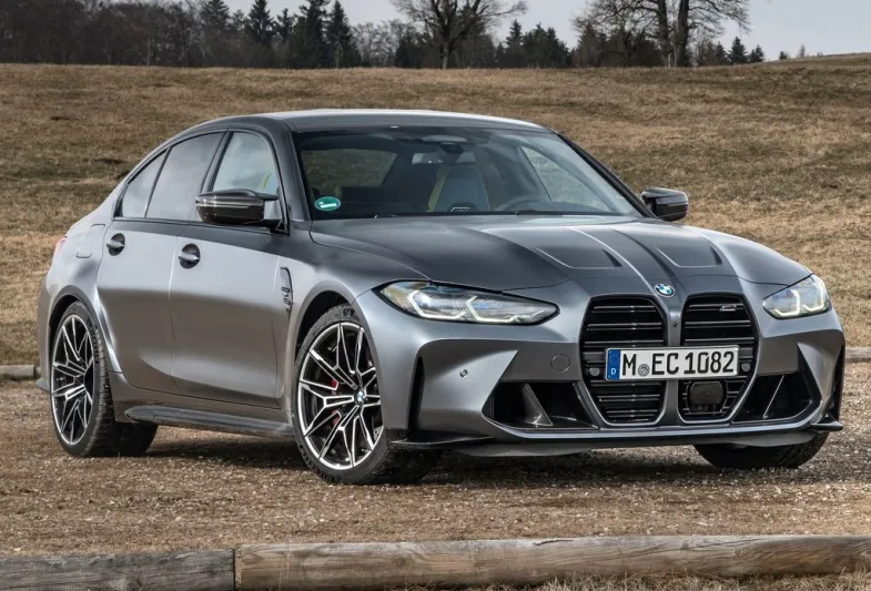 بي إم دبليو تطلق نسخة 2022 من السيدان الفاخرة M xDrive Competition