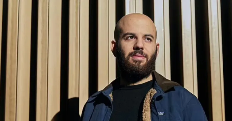 بفضل تطبيق إلكتروني.. شاب من أصول عربية يصبح أصغر ملياردير في بريطانيا