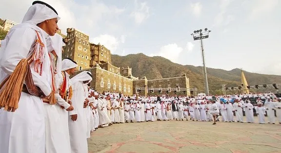 رجال ألمع.. أيقونة تراثية نابضة في قلب الجبال السعودية