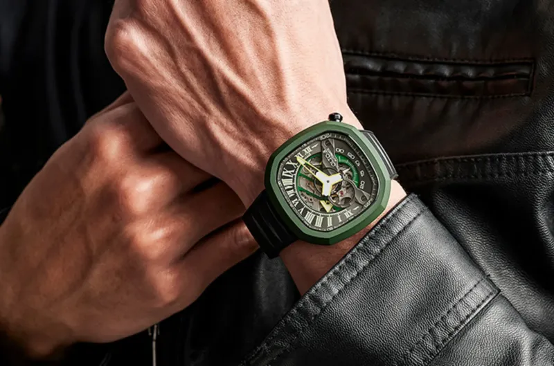 ساعة ميكانيكية فريدة مستوحاة من سباقات السيارات