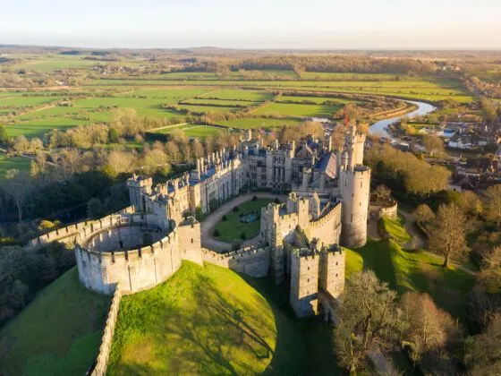 سرقة كنوز تاريخية لا تقدر بثمن من قلعة بريطانية (صور)