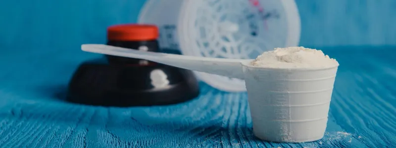 ما هو تحدي بودرة البروتين الذي كاد أن يقتل فنانة أمريكية؟ (فيديو)