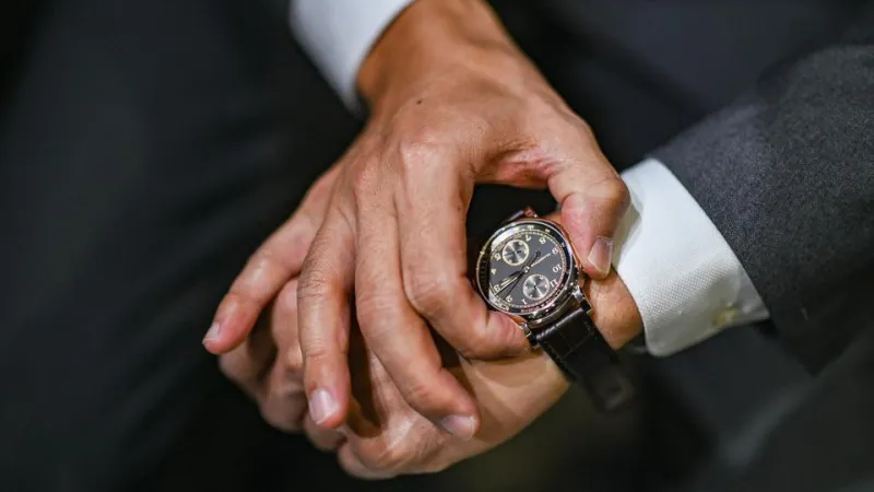 أبرز الساعات الرجالي الفاخرة في معرض جينيف 2021 (صور)