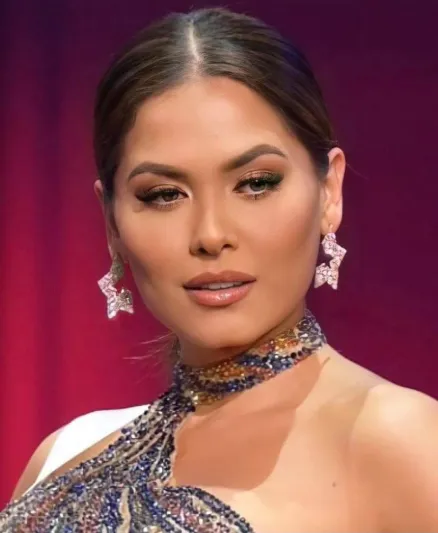 من هي الحسناء المكسيكية التي حصدت لقب ملكة جمال الكون لعام 2021؟ (فيديو)