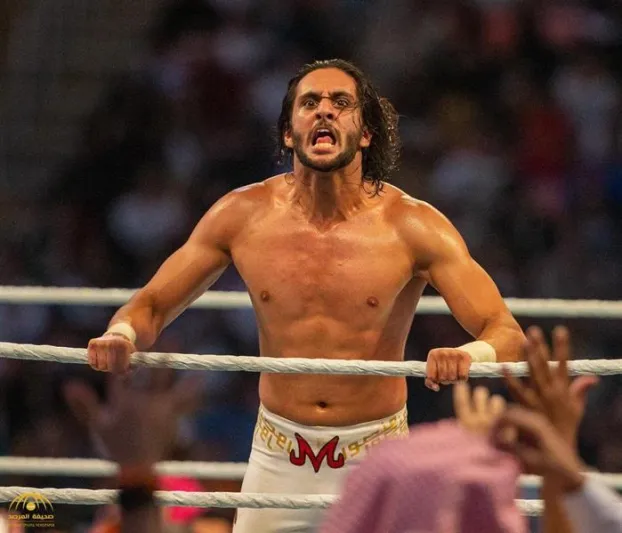 منصور الشهيل نجم WWE الساطع.. وهذه المواجهة غيرت حياته (فيديو)