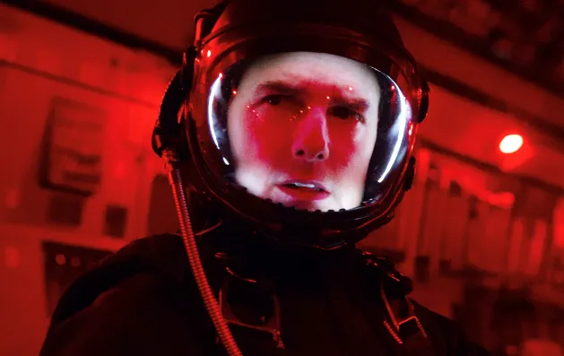 توم كروز يسافر للفضاء الخارجي لتصوير أحدث أفلامه!