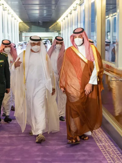 المملكة تختار «البنفسجي» لوناً لسجاد مراسم استقبال ضيوفها وزائريها 