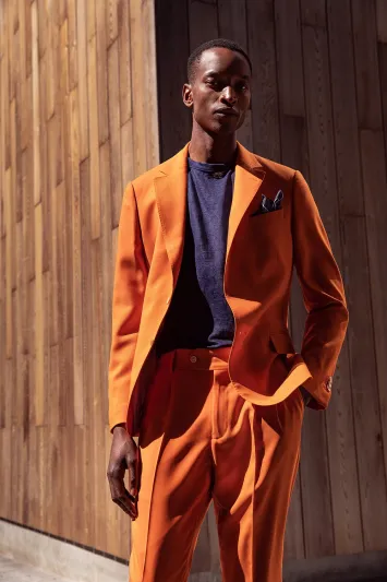 تشكيلة أزياء جديدة مستوحاة من  "الثمانينيات" بقالب جديد