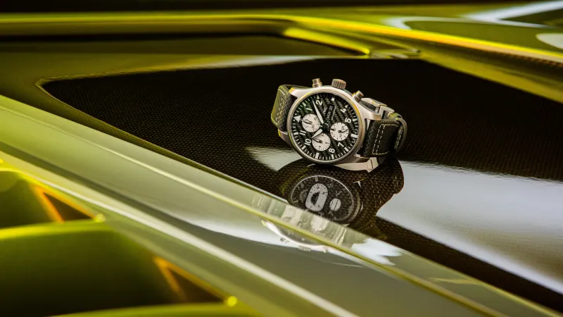 ساعة Pilot’s Watch Chronograph Edition AMG: كرنوغراف مستوحى من هندسة السيارات
