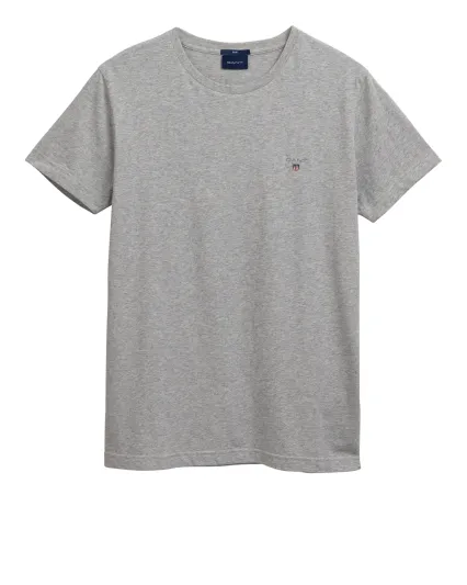 تشكيلة أزياء جديدة مستوحاة من  "الثمانينيات" بقالب جديد