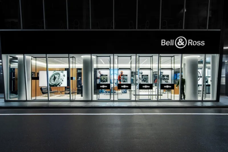 طوكيو ترحب بأول بوتيك لـ BELL & ROSS 