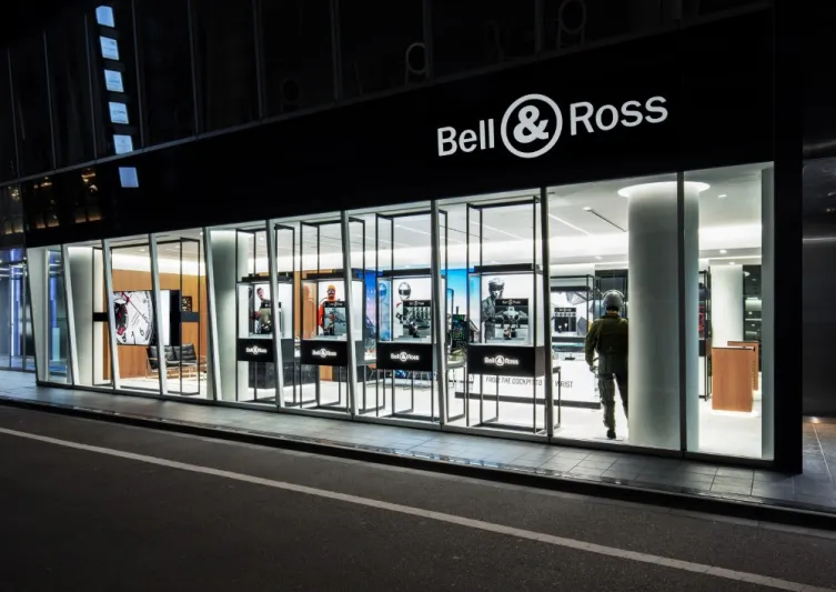 طوكيو ترحب بأول بوتيك لـ BELL & ROSS 