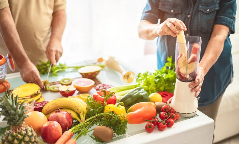 أسباب وأعراض نقص فيتامين ب ١٢ وطرق العلاج