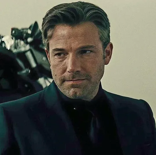 استوح تسريحات شعرك من إطلالات بين أفليك الجذابة (صور)