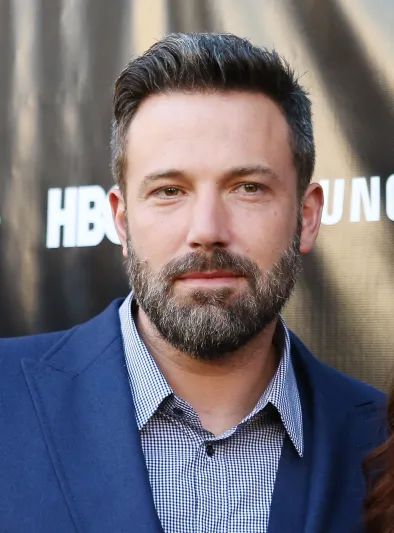 استوح تسريحات شعرك من إطلالات بين أفليك الجذابة (صور)