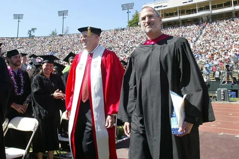 لماذا أصبح خطاب ستيف جوبز لخريجي ستانفورد الأكثر مشاهدة في التاريخ؟ (فيديو)