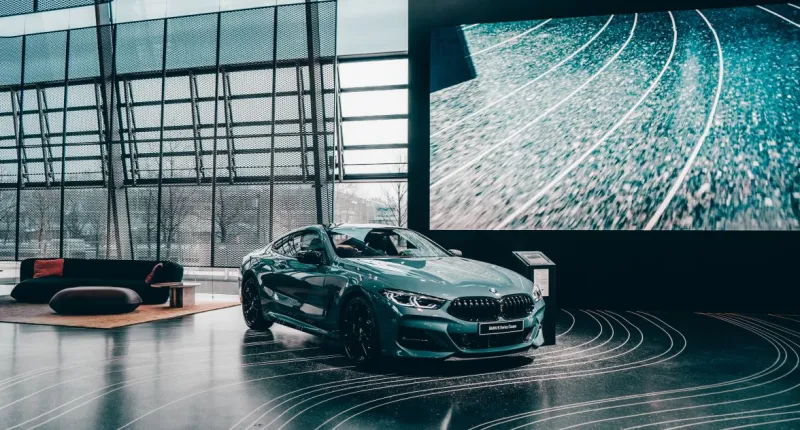 أشهر 15 سيارة فخمة يفضلها الأثرياء لعام 2021