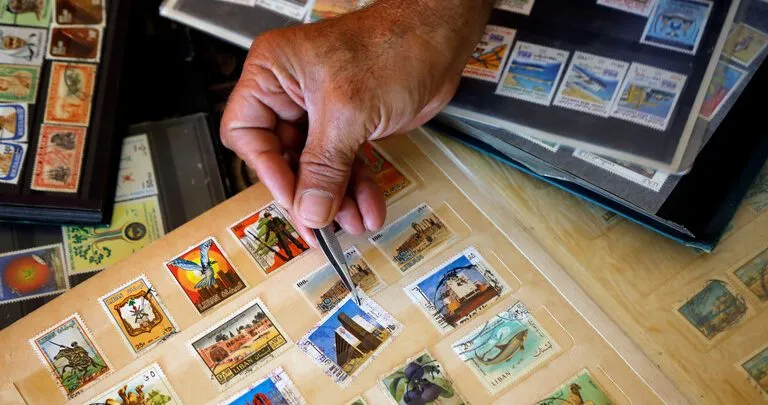 بيع أغلى طابع بريد في العالم بسعر خيالي 