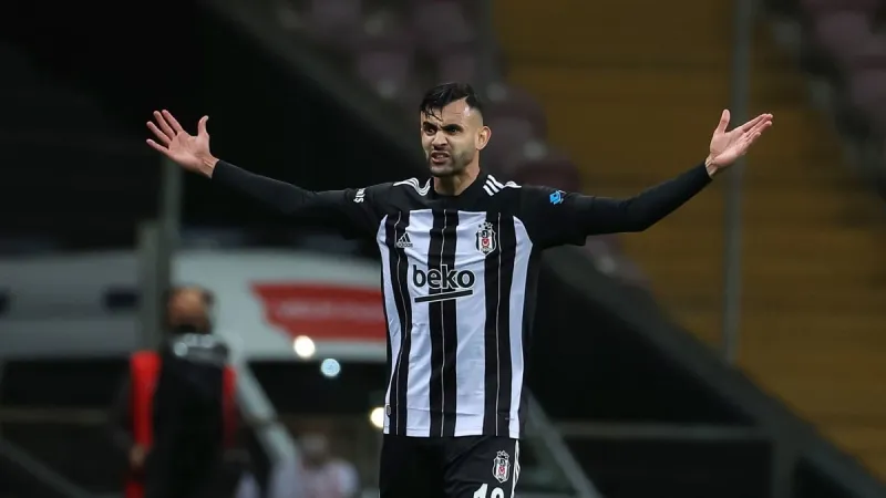 النصر يتراجع عن ضم رشيد غزال.. فما السبب؟