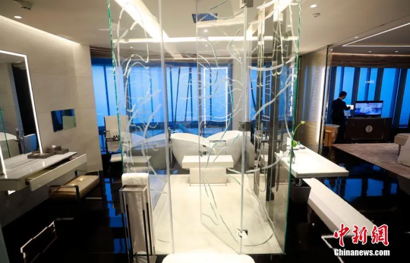 افتتاح «فندق السماء» الأطول في العالم بالصين (فيديو)