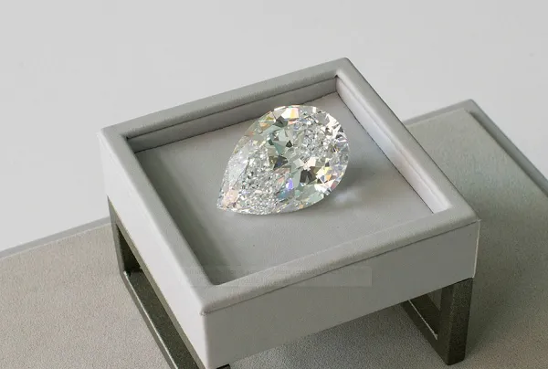 عرض ماسة نادرة للبيع بالعملة الرقمية (صور)