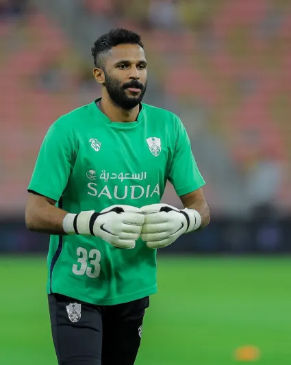 غموض حول استمرار العويس مع الأهلي