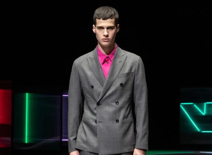 إمبوريو أرماني تقدم مجموعتها لخريف 2021