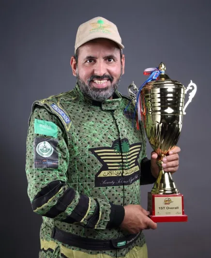 بطل الراليات إبراهيم المهنّا للرجل: الرالي صناعة والجيل الناشئ استثمارنا للمستقبل 