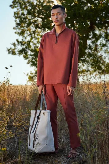 الشروال قميص.. تصاميم حديثة لزيّ متجذر في الأصول الشعبية