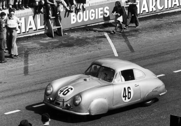 "بورشة" الألمانية تعيد إحياء قصص نجاحها في سباقات لومان