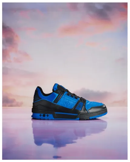 حذاء LV TRAINER الرياضي من مجموعة لويس فويتون الرجالية لربيع وصيف 2021 