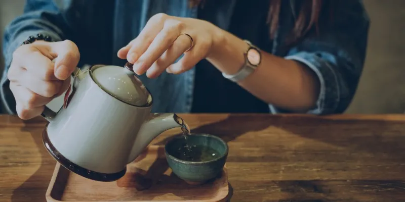 كوب شاي يدفع سعوديّاً لمقاضاة زوجته!