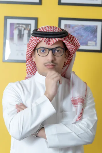 سلطان العاصمي لـ"الرجل": لم أصل بلا كبوات.. بدأت بالخردوات وانتهيت بالتجارة الإلكترونية