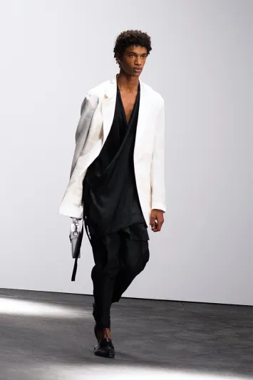 الشروال قميص.. تصاميم حديثة لزيّ متجذر في الأصول الشعبية