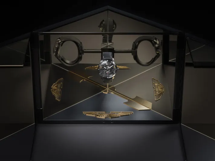 ساعة "توربيون بالجسور الطافية الثلاثة – إصدار Aston Martin" .. للباحثين عن الفخامة وقوة الأداء