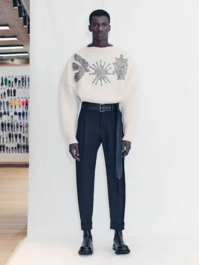 لإطلالة أنيقة.. إليكم تشكيلة أزياء متنوعة لموسم خريف وشتاء 2021 