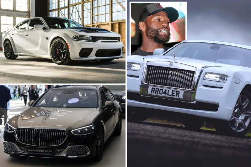 ملاكم شهير يهادي أصدقاءه بسيارات بقيمة مليون دولار! (صور)